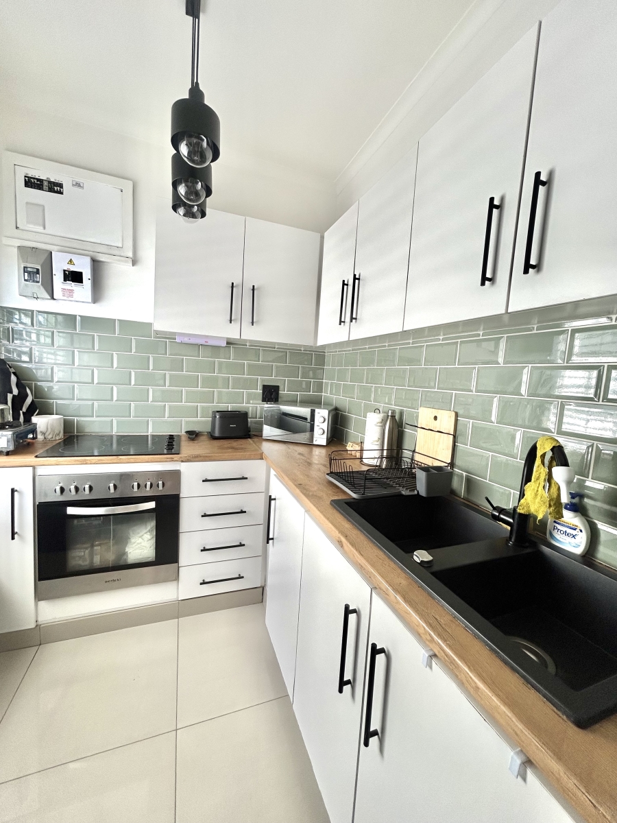 1 Bedroom Property for Sale in Green Point Western Cape